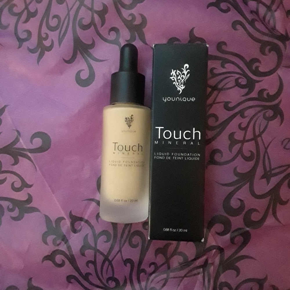 NIB Touch Mineral Liquid Foundation